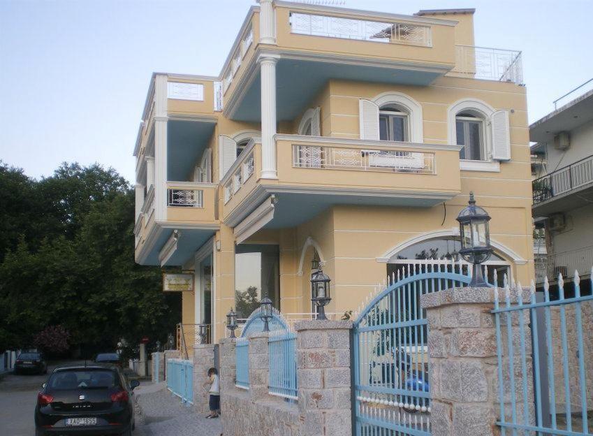 Royal'S Studios Loutra Edipsou  Exterior photo