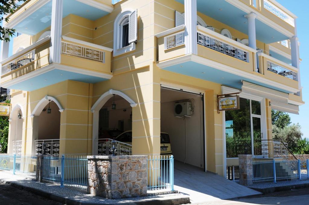 Royal'S Studios Loutra Edipsou  Exterior photo